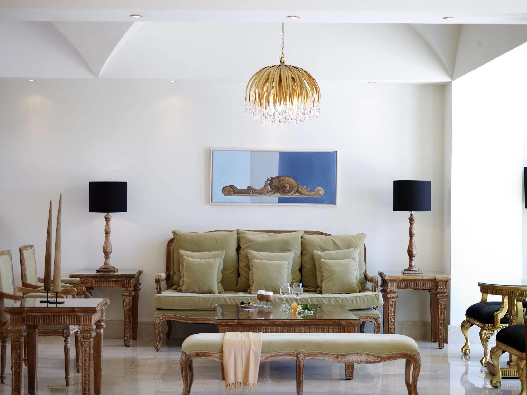 Mitsis Selection Laguna Hersonissos  Esterno foto A living room