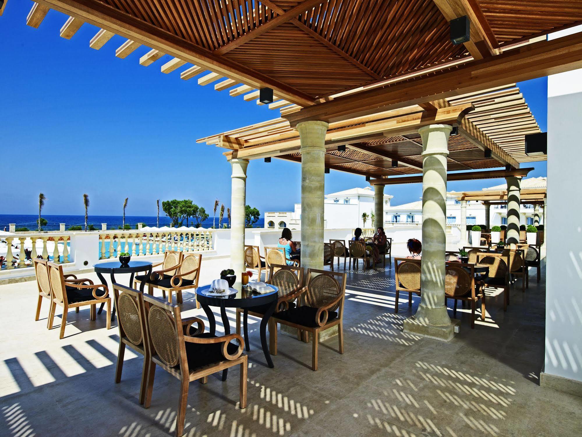 Mitsis Selection Laguna Hersonissos  Esterno foto The restaurant at the hotel