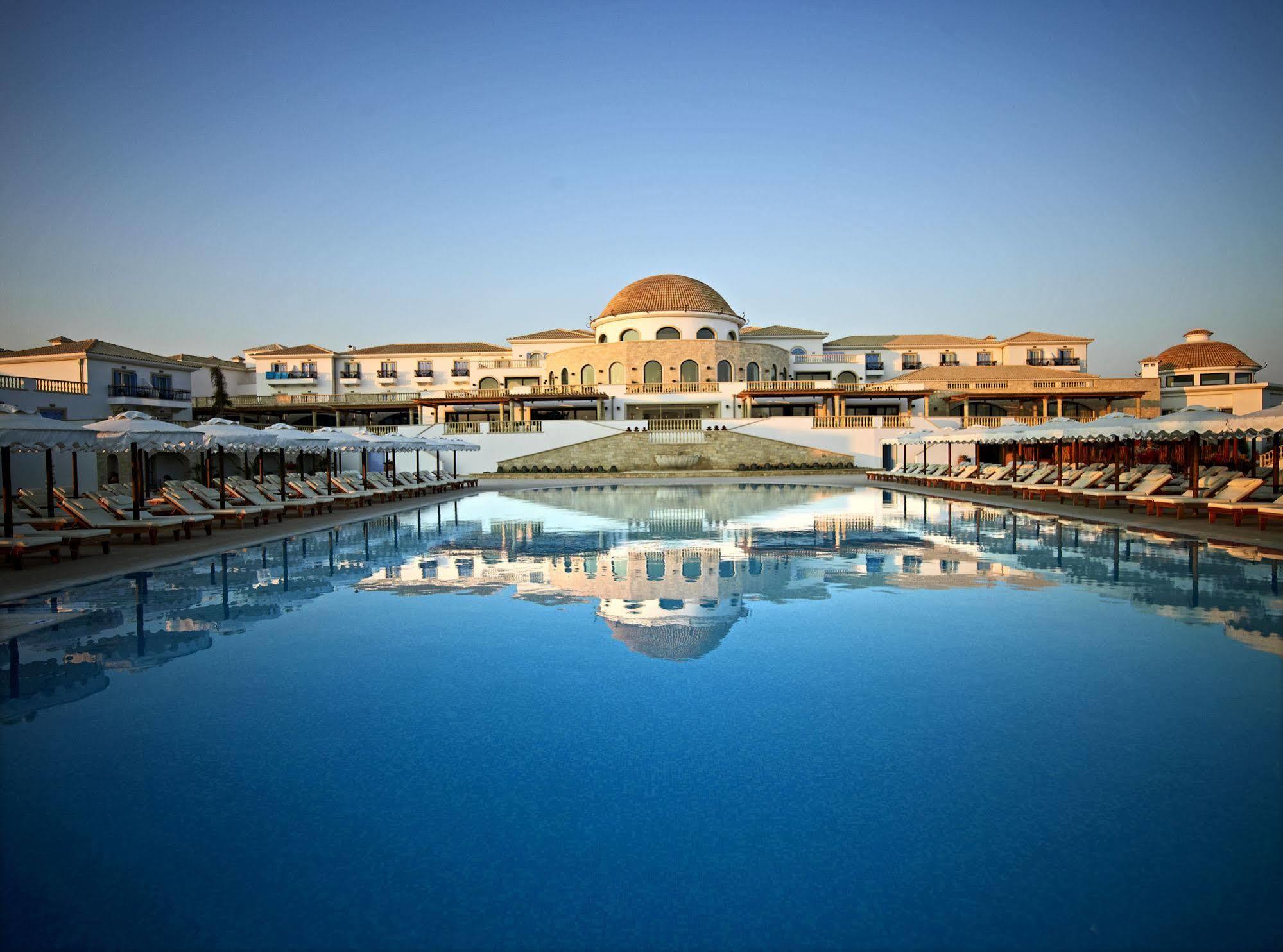 Mitsis Selection Laguna Hersonissos  Esterno foto The resort at the end of the day