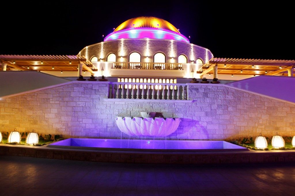 Mitsis Selection Laguna Hersonissos  Esterno foto The Bahá'í House of Worship at night