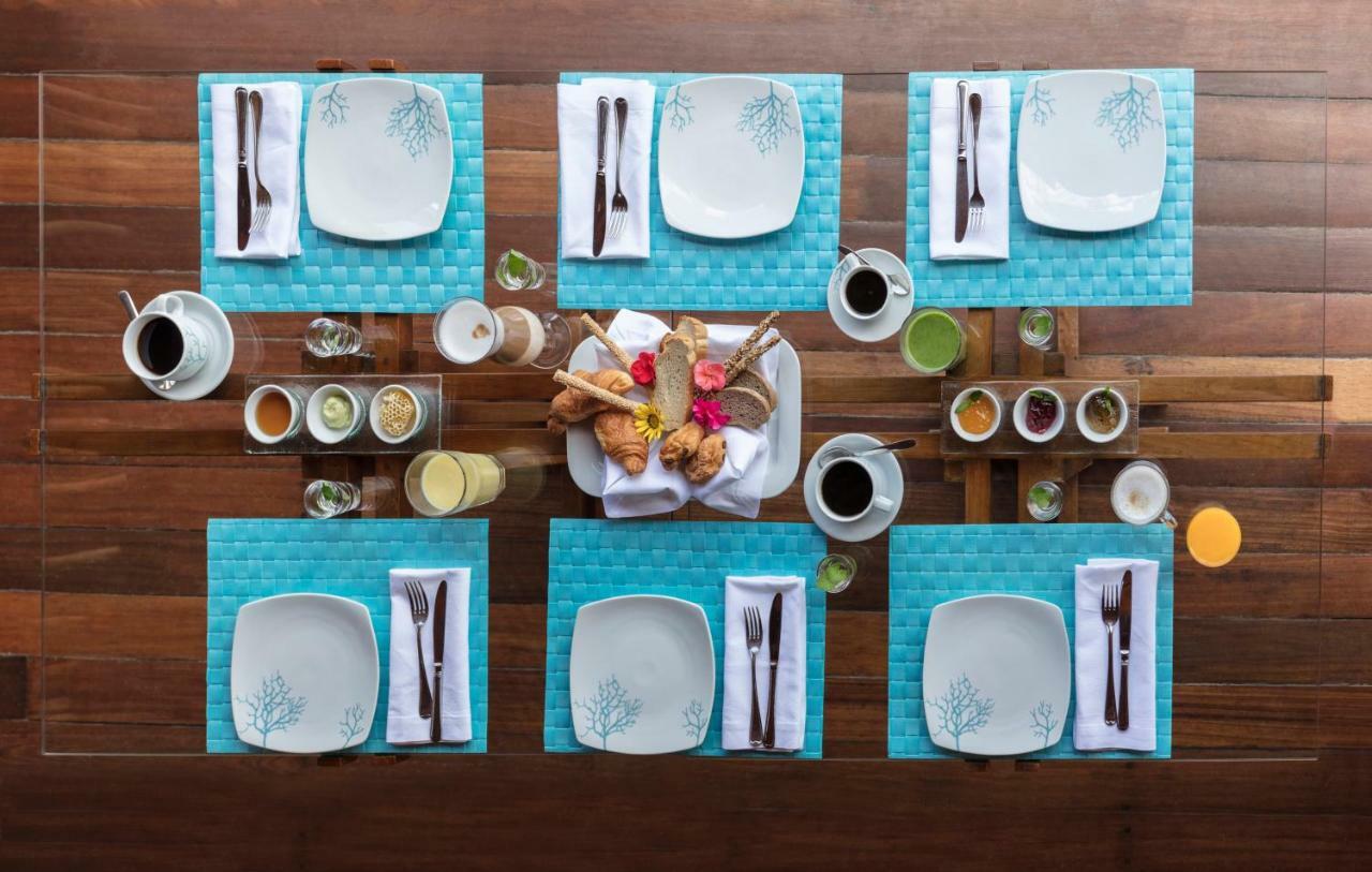 Mitsis Selection Laguna Hersonissos  Esterno foto A place setting