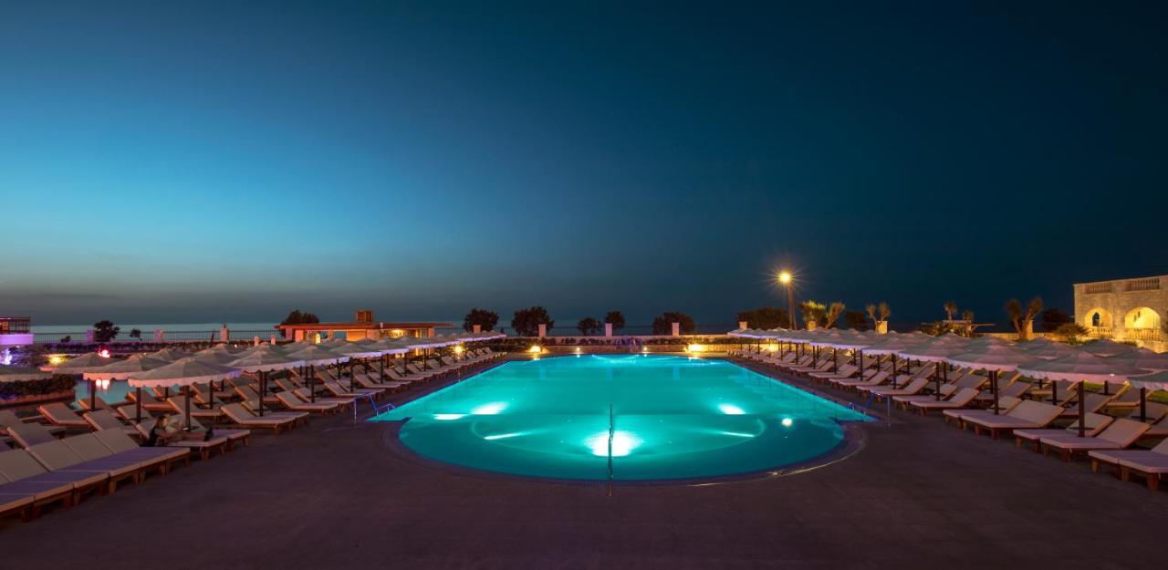 Mitsis Selection Laguna Hersonissos  Esterno foto The pool at the hotel