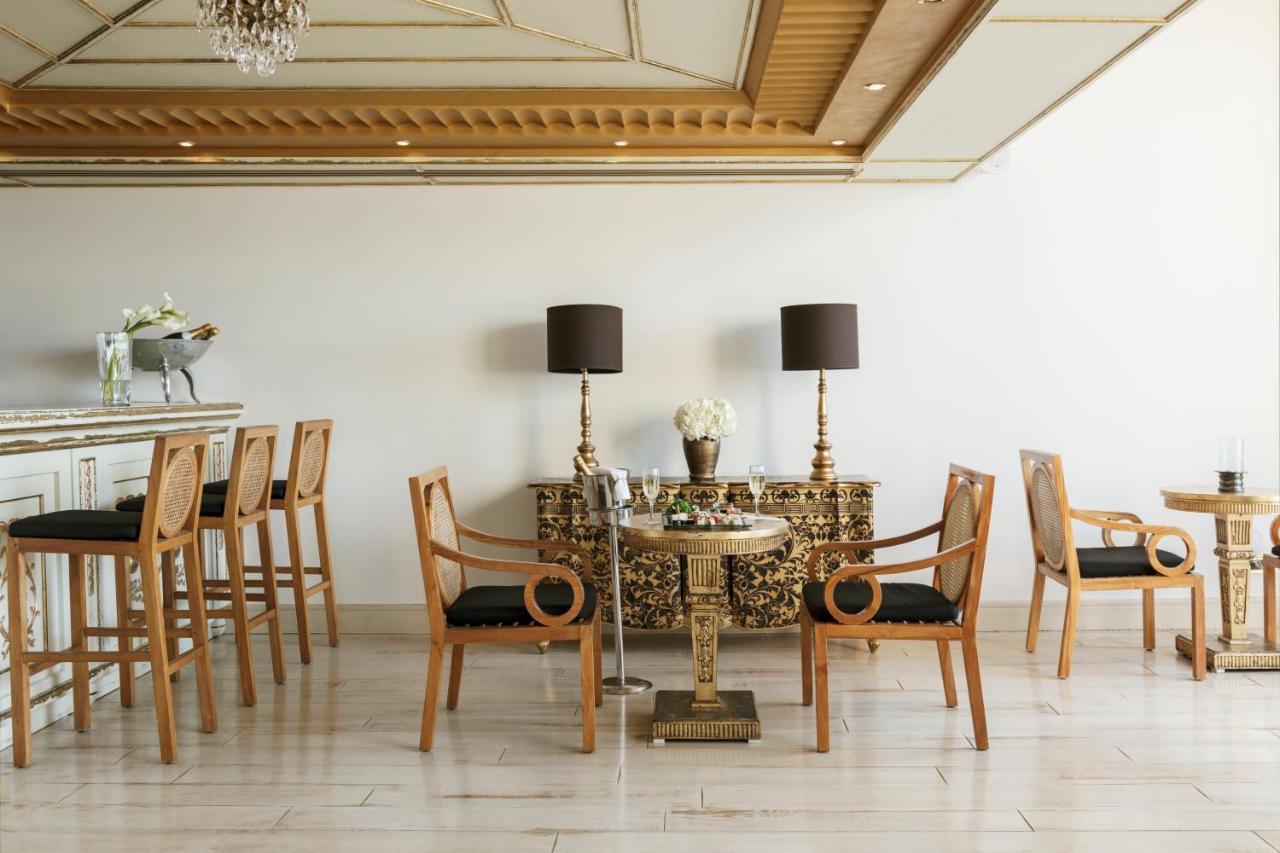 Mitsis Selection Laguna Hersonissos  Esterno foto A dining room